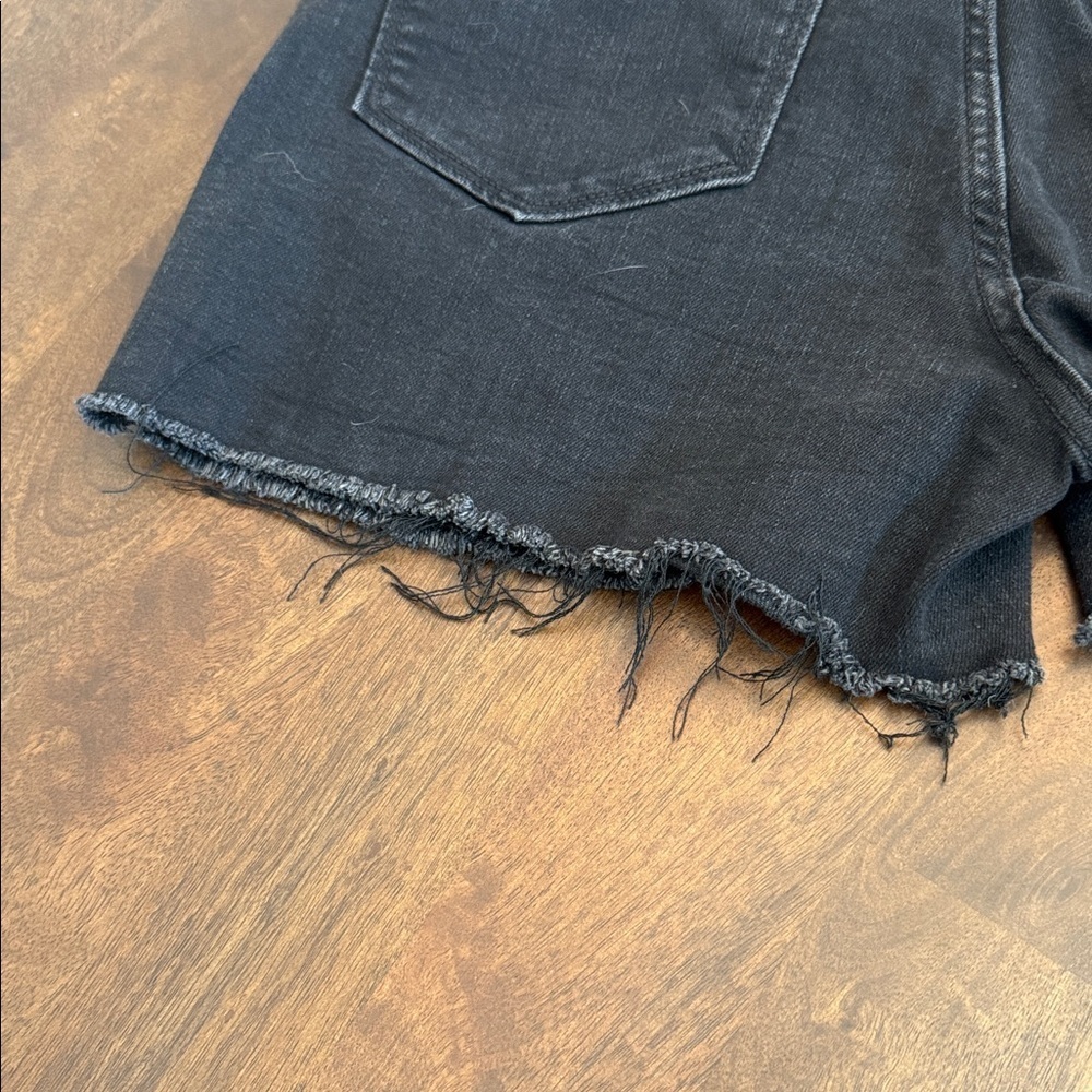 Old Navy Black Jean High Rise Secret Slim Pockets Raw Hem Shorts Size 14 - Picture 5 of 7